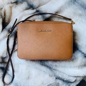 Michael Kors Jet Set Crossbody